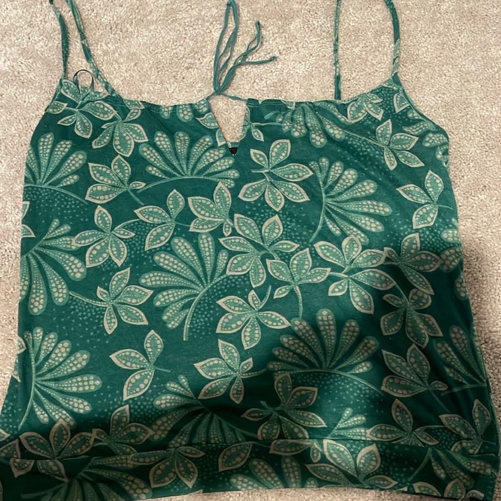 New York & company paisley floral tank top